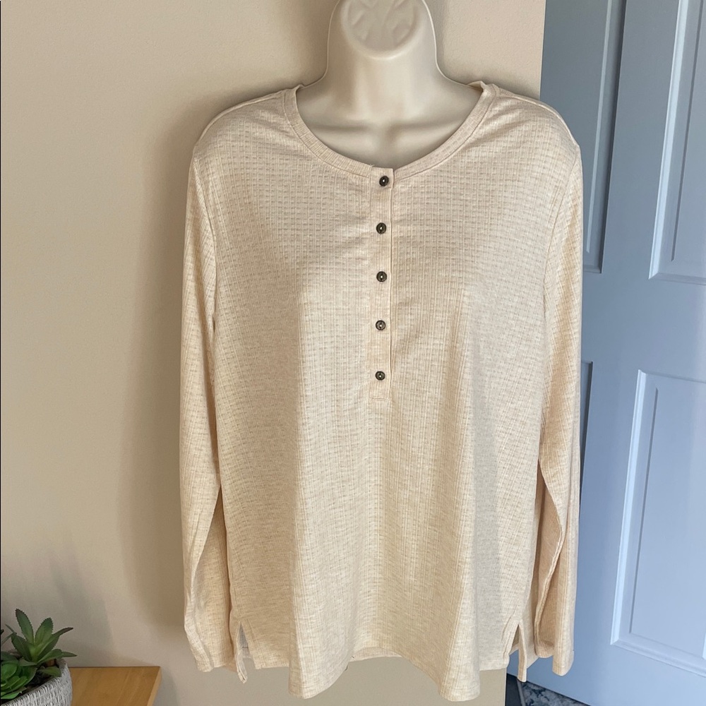 G.H. Bass & Co. tan textured henley top